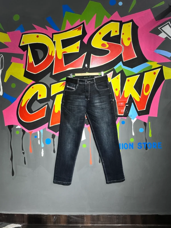 Narrow Fit Jeans